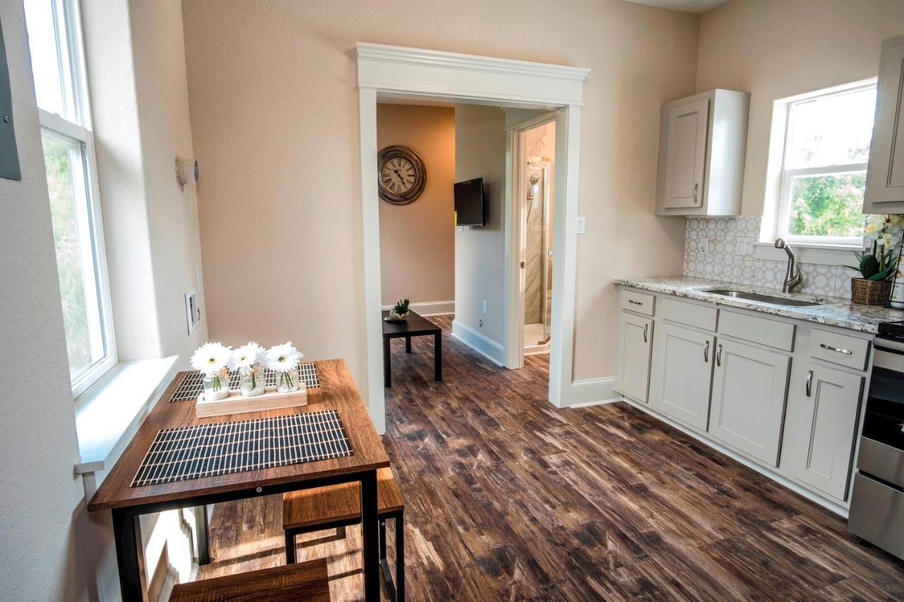 Beautiful Guest House On New Built Home Near Downtown سان أنطونيو المظهر الخارجي الصورة